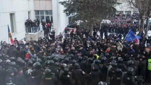 Парламентът в Молдова положи клетва въпреки щурм в сградата