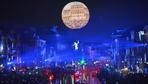 Венеция заживя в лудостта на карнавала