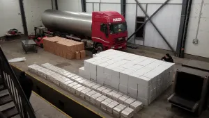 Митничари намериха 5 млн. къса безакцизни цигари в цистерна