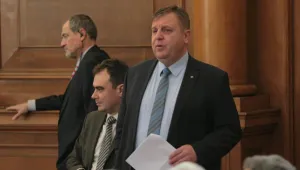 Красимир Каракачанов: Чиновници в МОН се продават да дребни пари