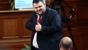 „Шпигел“ с критична статия за Пеевски, бил „айсберг на корупцията“