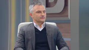 Захари Карабашлиев за „аверско-менторския тон“ на Вежди Рашидов