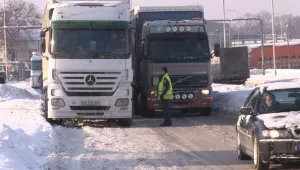 Неправилно спрели тирове запушиха пътя до ГКПП 