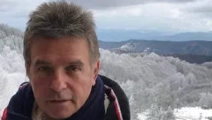 За директора на 51-во училище Асен Александров: От осанна до разпни го