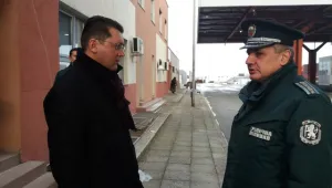 Служебният вътрешен министър посети изненадващо границата с Турция