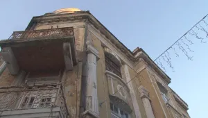 Тухла падна върху пешеходка в Пазарджик