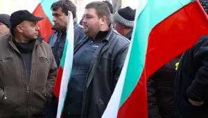 Фермери блокираха пътя за Кулата в знак на протест