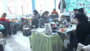 Хора с увреждания изработват сувенири за евроделегатите 