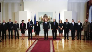 Президентът свиква КСНС заради армията
