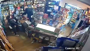 Въоръжен мъж обра денонощен магазин в Перник (ВИДЕО)