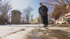 Нагъл измамник взе половината пенсия на възрастен мъж в София