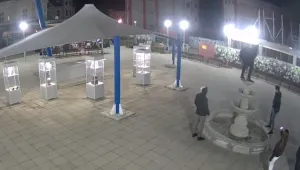 Пиян ученик разруши фонтан в центъра на Казанлък