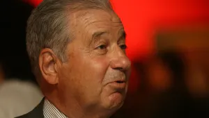 Тесен кръг близки и приятели изпращат акад. Благовест Сендов в Асеновград