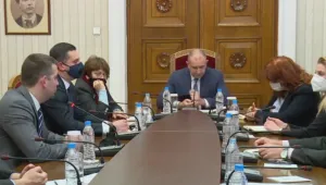 От „Движение 21“ предлагат избори в средата на април и гласуване по пощата