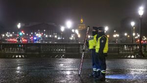 Франция обяви нова карантина в Париж и още 15 департамента
