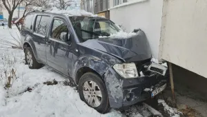 Мъжът, забил колата си в блок в София, е карал с 2,51 промила 
