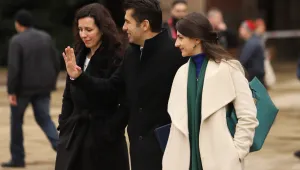 Кирил Петков се самоизолира, Калина Константинова ще го замести