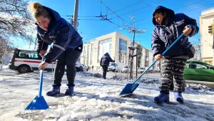 Глоби за непочистен сняг и лед пред магазини в София 
