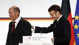 Еманюел Макрон посрещна Олаф Шолц в Париж