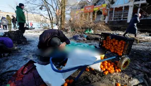 Над 10 загинали при удар по пазар в Донецк