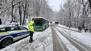 Заради снегопочистване: Временно е спрян автобус 66 в участъка от разклона за Драгалевския манастир 