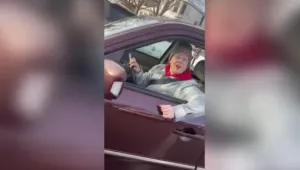 Ново видео разкрива момента, в който агент на ICE застрелва майка в Минеаполис