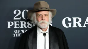 Почина Боб Уиър, китарист на групата Grateful Dead