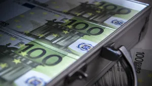 Трима души откраднаха куфари с над 2 милиона евро в брой на оживена улица