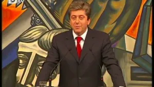 Първанов: Правителството продължава да не се справя с икономическата криза