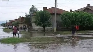 Обилните валежи засегнаха нови райони в страната