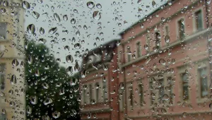 Дъжд с гръмотевици над София - възможни са и градушки в Западна България