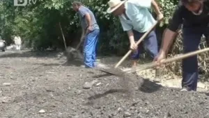 Запълват дупките по улиците в Силистра с асфалт 