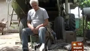 Кандидат-кмет търси жена ... с ослепителна усмивка и малки крака 
