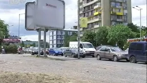 Демонтират десетки опасни билбордове в столицата 
