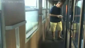 Майка и дъщеря пътуват 11 часа с влак от Белово до Варна
