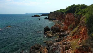 Катерач загина при падане от скала край Тюленово