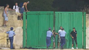 Осъдиха български фен в Малта, ще лежи в затвора