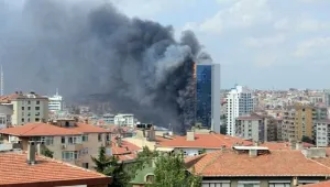 Небостъргач гори в Истанбул