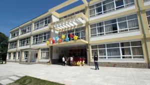 Училищата с хубави площадки заключват врати и огради
