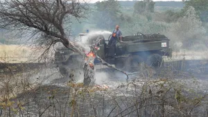 Пожарът в Сакар: 10 екипа на пожарната патрулират около отделни огнища