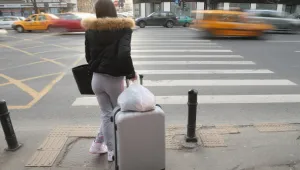 Половината младежи искат да останат в България, само 12% готови да емигрират завинаги