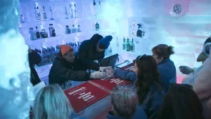 Ледени барове спасяват нюйоркчани в жегата
