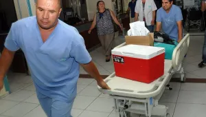 Турски младеж, ранен по време на протестите, излезе от двуседмична кома