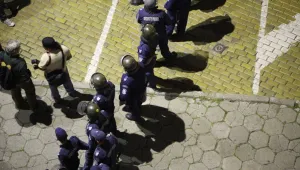 Двама души са задържани при блокадата на НС