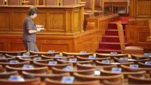 Президентът разпусна парламента и насрочи избори на 5 октомври