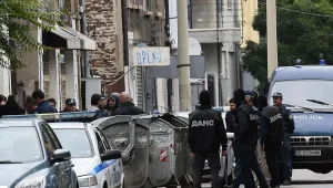 Полицаите запазват социалните си привилегии