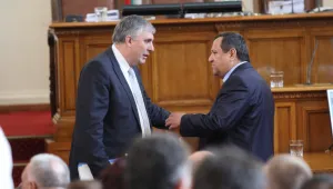 Пенсионната реформа на Калфин мина на първо четене в парламента 
