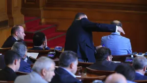 Промените в Конституцията влизат за обсъждане в парламента
