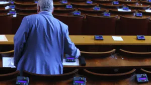 Парламентът дава 240 хил. лв. за кафе и минерална вода на депутатите