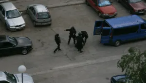 Опит за грабеж в мол в предградие на Париж 